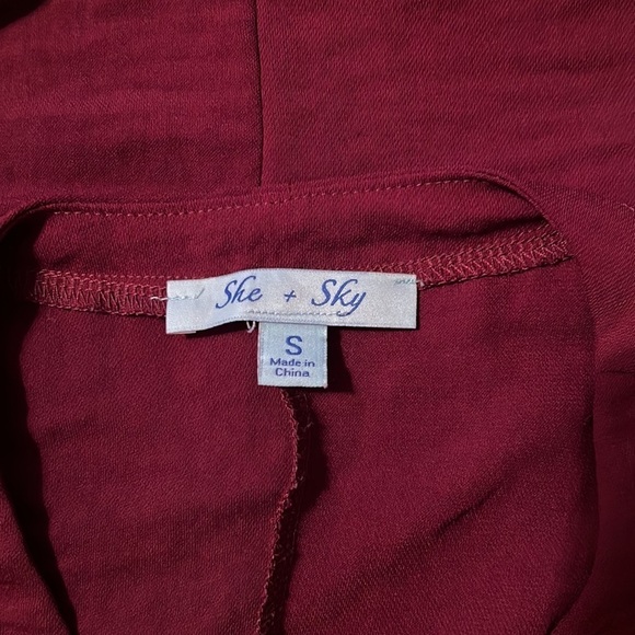 Hi-Lo blouse. Maroon. - Picture 4 of 7